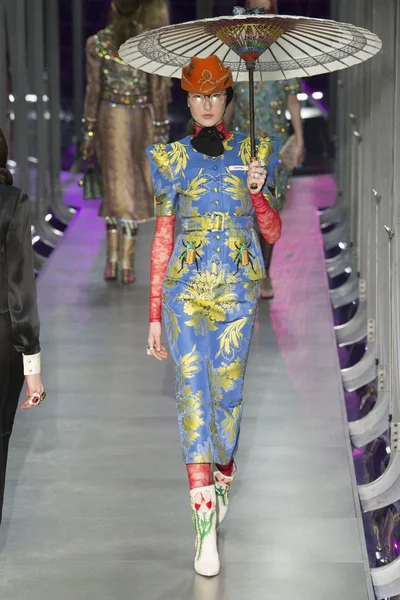 Look 35